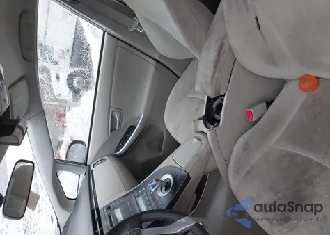 2011 Toyota Prius Two z USA, uszkodzony, nr VIN JTDKN3DU6B5327890